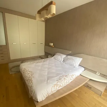 2br Modern Flat In Ortakoey Close To The Sea